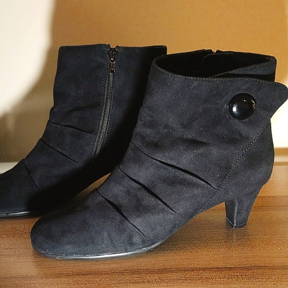 Aerosole Boots, Black Suede with button, 2 1/2 heel, size 8 US, Zip Up.